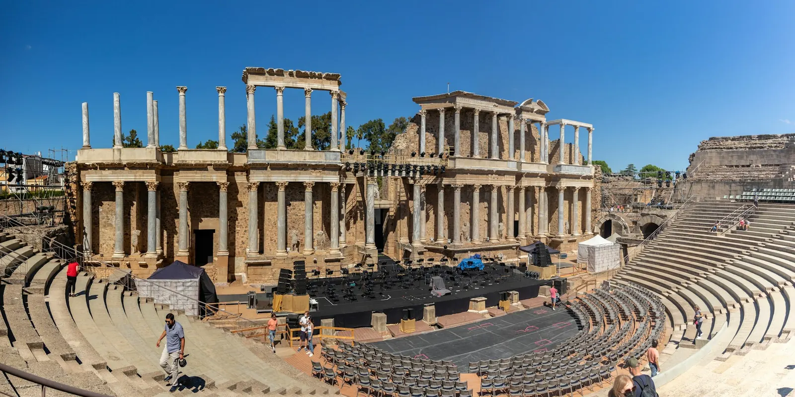convocatoria auxiliar junta extremadura merida Teatro romano de Mérida, sede de la Junta de Extremadura