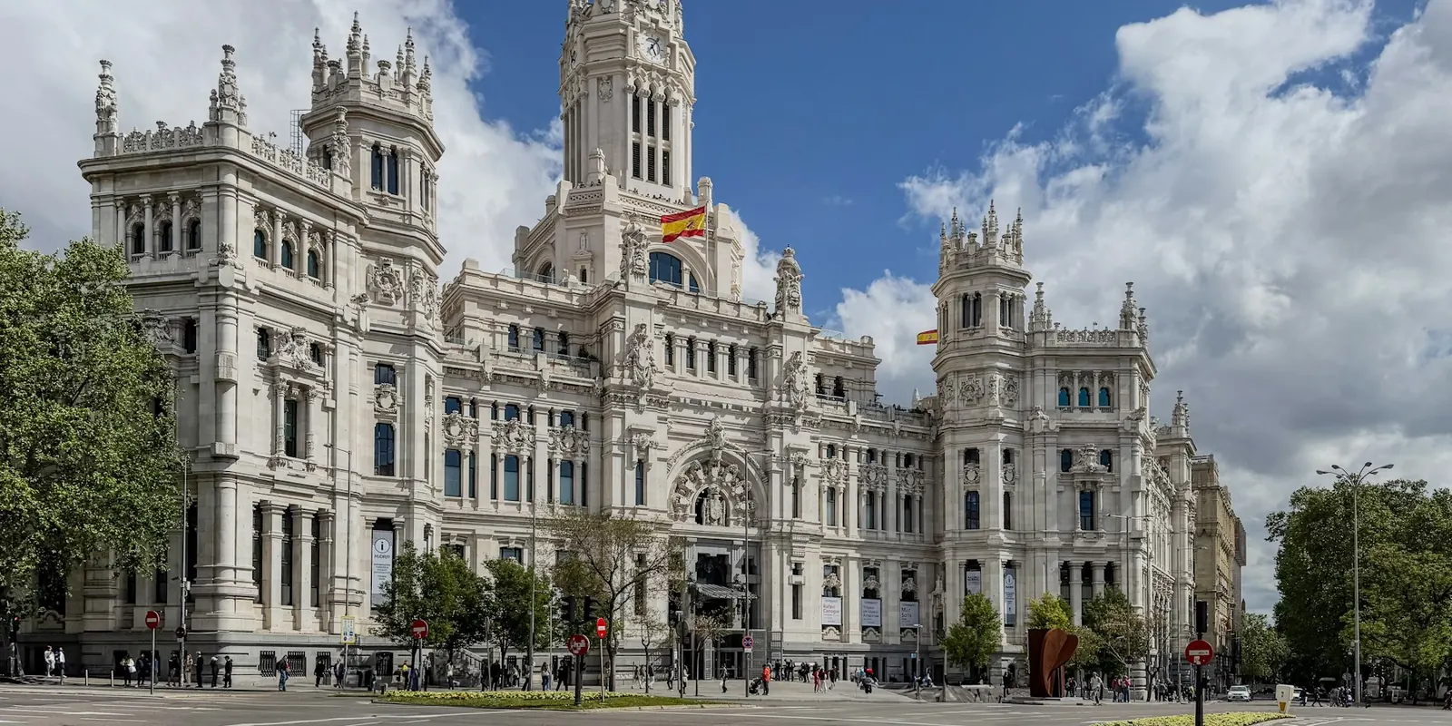 destinos auxiliar comunidad madrid Palacio de Cibeles en Madrid