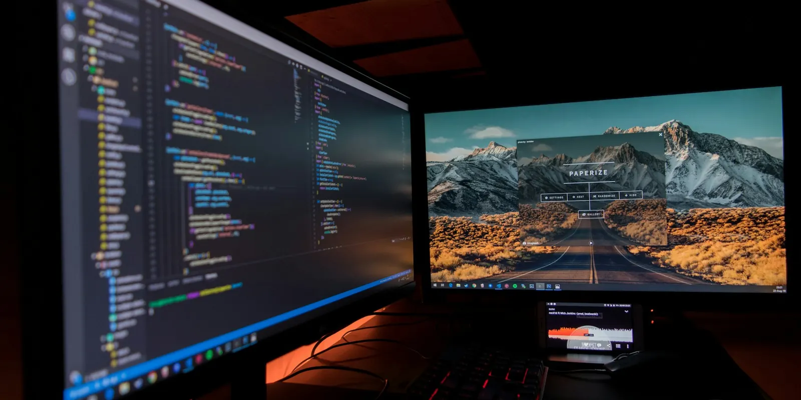 sueldo tecnico informatica junta Puesto de trabajo de programador con dos monitores